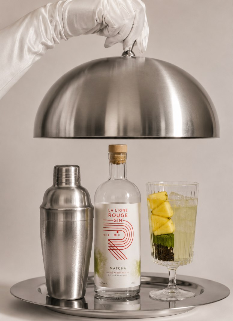 La Ligne Rouge Matcha, cocktail et shaker